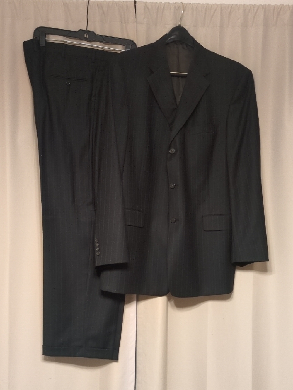 Men's Pinstripe - Classic Three-Button Jacket And Troursours